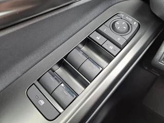 Toyota bZ4X Dynamic 73 kWh STOEL/STUURWIEL VERWARMING 360 CAMERA DRAADLOOS TEL. LADEN / 14