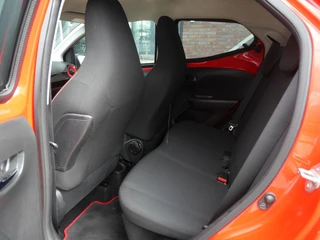 Toyota Aygo 1.0 VVT-i x-cite | Achteruitrijcamera | Airco | 5 Deurs | Lichtmetalen velgen | Led dagrijverlichting | Apple Carplay/Android Auto | Elektrische ramen voor / 9