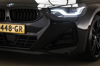 BMW 2-serie Coupé M240i xDrive High Executive | SCHUIFDAK | HARMAN KARDON | HEAD UP | DRAADLOZE LADER / 21