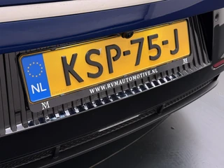 Kia EV6 Light 77.4 kWh SOH 100% | 3.000KM UNIEKE KM-STAND | KIA DEALER ONDERHOUDEN | 1E EIGENAAR | LEDEREN BEKLEDING | CAMERA | ADAPTIVE CRUISE | KIA GARANTIE TOT 10-2030 | BTW VERREKENBAAR / 12