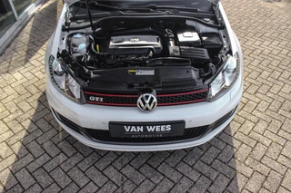 Volkswagen Golf Cabrio 2.0 TSI GTI | 2e eigenaar | DSG | Xenon | Stoelverwarming | Climatronic | Cruise control | Navigatie | Bluetooth | PDC | 18 inch Detroit | Origineel / 10