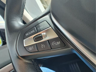 BMW 3 Serie Touring 320e PHEV  Orig NL. | Leder | Park Assist | Carplay/Android / 23