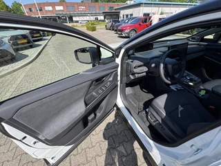 Toyota C-HR+ EXECUTIVE AWD 77 kWh NIEUW & DIRECT LEVERBAAR!! PREMIUM PACK PANO-DAK BLIND-SPOT PARK-SENSOREN 360° CAMERA STOEL/STUURVERW WARMTEPOMP EL-ACHTERKLEP / 15
