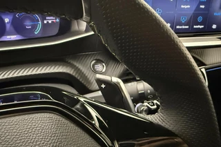 Peugeot 2008 1.2 Hybrid 136 GT | Climate control | Apple carplay/Android auto | Navigatie | Cruise control | Draadloze telefoonlader | Lichtmetalen velgen 17" | / 21