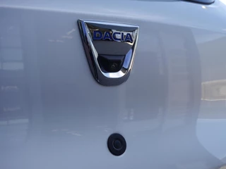 Dacia Spring Expression 27 kWh | Achteruitrijcamera | Parkeersensoren achter | Lichtmetalen velgen | Airco | Navigatiesysteem | Bluethooth | Elektrisch bedienbare ramen / 28