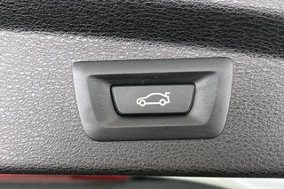 BMW X2 xDrive20i High Executive M Sport X Achteruitrijcamera Head-Up Leder Adaptief Onderstel / 38