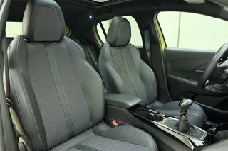 Peugeot 208 1.2 PureTech 100 GT | Apple carplay/Android auto | Achteruitrijcamera + frontcamera | Navigatie | Panoramadak | Stoelverwarming | Keyless entry+start | Adaptive cruise control | / 14