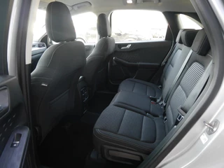 Ford Kuga 2.0 TDCi Titanium | Diesel | Trekhaak | 1900KG trekgewicht | Keyless entry en start | Lichtmetalen velgen | Navigatie | Climate control | Parkeersensoren achter / 10