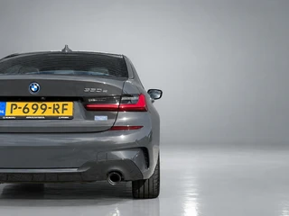 BMW 3 Serie 330e High Executive M-Sport  | 1e eigenaar | dealer onderh. | schuifdak | leder sportstoelen | camera | BTW auto / 13