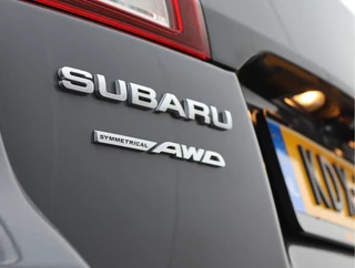 Subaru Outback 2.5i Premium  | Schuifdak | Trekhaak | Winterbandenset | H&K / 19