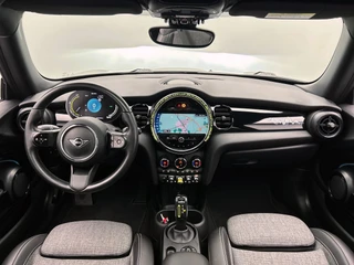 MINI Electric MINI Electric Collection 33 kWh | SOH 96% | Dealer Onderhouden | Panoramadak | Camera | Carplay | Stoelverwarming | / 2