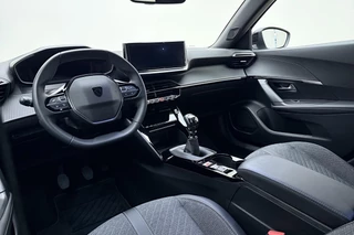 Peugeot 2008 1.2 Turbo 100 Allure | Adaptive Cruise Control | Draadloos Apple Carplay & Android Auto | Parkeersensoren voor & achter | 17'' Lichtmetalen velgen | Full LED / 16