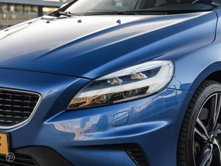 Volvo V40 2.0 D3 150 PK Business Sport R-Design Panoramadak Harman Kardon LED Standkachel Trekhaak Stoelverwarming 18" / 39