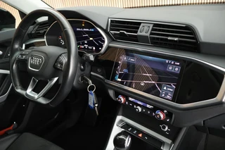 Audi Q3 35 TFSI 150pk Business Edition Trekhaak Camera Stoelverwarming LED Virtual Cockpit Navigatie Panoramadak / 4