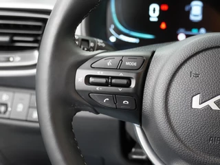 Kia Stonic 1.0 T-GDi MHEV DynamicPlusLine  - Camera - Cruise control - Stoel/stuurverwarming - AppleCarplay - Android Auto Fabrieksgarantie tot 04-2032 of 150.000km / 28