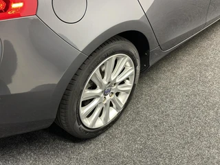 Volvo V40 1.6 T3 Summum  PANO LEER CAMERA NAVIGATIE ECC CRUISE LM. / 14