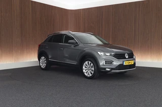 Volkswagen T-Roc 1.5 TSI 150pk DSG Sport Trekhaak Virtual cockpit Adaptive cruise Stoelverwaming PDC / 10