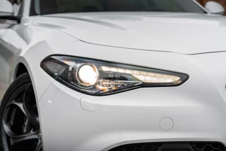 Alfa Romeo Giulia 2.0T Super 200 PK Aut Pano Keyless Half/Leder Xenon 19'' / 37