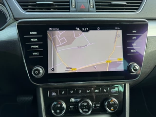 Škoda Superb Combi 1.4 TSI iV AUTOMAAT * Navigatiesysteem * ParkeerCamera * Elek. achterklep * / 13