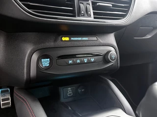 Ford Focus Wagon 1.0 EcoBoost Hybrid ST Line X | Camera | Stoelverwarming | Cruise Control | Leder | / 24