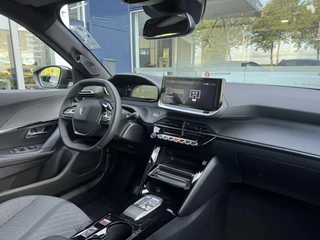 Peugeot 2008 Allure 1.2 Hybrid 145 e-DSC6 | Apple Carplay/Android Auto | Draadloze Telefoonoplader | Dodehoek Detectie | Adaptief Cruise Control | Lichtmetalen Velgen 17 Inch / 14