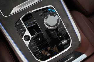 BMW X5 xDrive50e Launch Edition  Panoramadak Leder M-Sport Pro Trekhaak Head-Up / 16