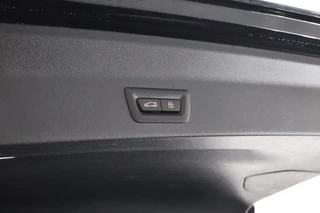BMW X3 xDrive30e 292pk High Executive M Sport Camera Leder Panoramadak Stoelverwarming Navigatie / 48