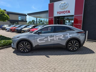 Toyota C-HR+ FIRST EDITION 77KWH 20" VELGEN WARMTEPOMP EL-ACHTERKLEP PRIVACY-GLASS 18"LMV BLIND SPOT STOELVERW. P-SENSOREN / 5