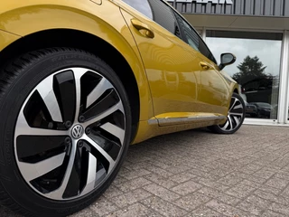 Volkswagen Arteon 2.0 TSI Business R - NL Auto Leder Pano Navi 19inch LMV / 5