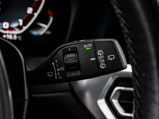 BMW 3-serie Touring M340i xDrive High Executive M Sport B58 | Panoramadak | Laser LED | Driving Assistant Prof | Trekhaak | HUD | Keyless | Memory | Ambianceverlichting | 19" | Dealeronderhouden | incl. BTW / 23