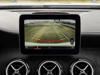 Mercedes-Benz A-klasse 180 d AMG White Art Edition Panoramadak Camera LED Stoelverwarming Sfeerverlichting Apple CarPlay/Android Auto Dealeronderhouden / 28