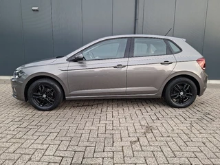 Volkswagen Polo 1.0 TSI Comfortline * Navigatiesysteem * 37.000KM! * Cruise control * LM Velgen * / 26