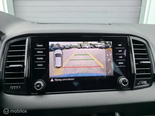 Skoda Karoq 1.5 TSI ACT Sportline / Trekh. / Carplay / Luxe / 26