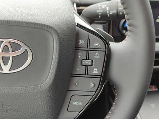 Toyota bZ4X Touring EXECUTIVE AWD 75 kWh NIEUW! PANODAK JBL-AUDIO 1500KG TREKGEW LM-VELGEN 20" 4S-BANDEN STOELVERW/KOELING STUURVERW BLIND SPOT WARMTEPOMP EL-ACHTERKLEP / 20