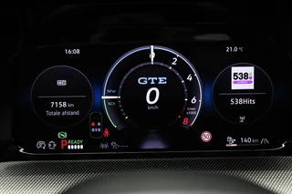 Volkswagen Golf 1.5 eHybrid GTE | LEDER | PANORAMADAK | HEAD UP | STOELVENTILATIE | STUURVERWARMING | TREKHAAK | 18" / 6