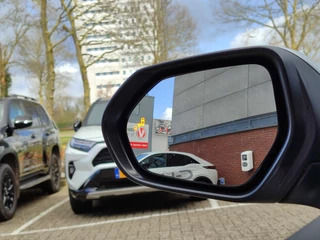 Toyota Yaris 1.5 Hybrid 115 DYNAMIC NL-AUTO STOEL/STUURVERW BLIND SPOT PARK-SENSOREN NAVI CAMERA CLIMA AD-CRUISE APPLE/ANDROID KEYLESS 16'' LM-VELGEN / 34