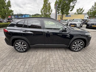Toyota Corolla Cross 2.0 HYBRID 184PK FIRST-EDITION BLIND-SPOT EL-ACHTERKLEP LM-VELGEN KEYLESS PARK-SENSOREN STOELVERW DRAADLOOS-LADEN AD-CRUISE BLUETOOTH / 9