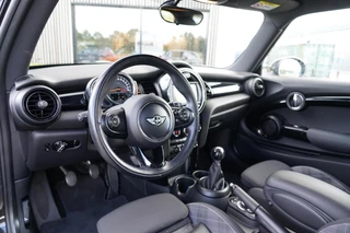 Mini Mini 1.5 Cooper Chili Serious Business | 1e eigenaar | Volledig onderhouden | Climate Control | LED | Cruise Control | Bluetooth | 18 inch | Navigatie | Comforttoegang | / 30