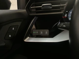 Audi A3 Sportback 40 TFSI e Advanced Edition LED Virtual Cockpit Parkeersensoren Navigatie DAB+ / 24