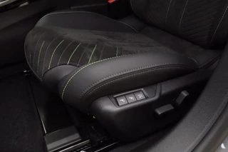 Peugeot 208 1.2 Hybrid 145pk e-DCS6 GT | Alcantara | Adaptieve Cruise Control | Navigatie | Climate Control / 19