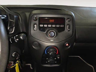 Toyota Aygo 1.0 VVT-i x / 15