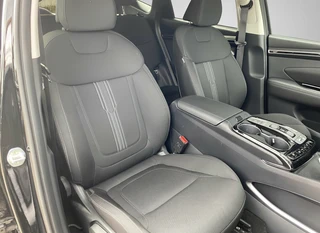 Hyundai Tucson 1.6 T-GDI PHEV 265 pk Comfort Smart 4WD | 1e eigenaar | navigatie | elektr. a. klep | adapt. cruise | camera | BTW auto / 19