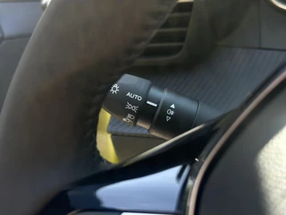 Peugeot 208 1.2 Hybrid 110 e-DCS6 Allure | Climate Control | Navigatie | Full LED | DAB | Parkeercamera/-sensoren | Apple Carplay/Android Auto | Dode hoekdetectie | Lichtmetalen velgen | / 30