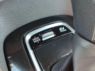 Toyota Corolla Touring Sports 1.8 Hybrid Style TREKHAAK BLIND SPOT STOEL/STUURVERW PARK-SENSOREN HEAD-UP EL-ACHTERKLEP APPLE/ANDROID 16'' LM-VELGEN AD-CRUISE CLIMA / 30