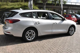 Ford Focus Wagon 1.0 EcoBoost Hybrid Connected Navigatie | Carplay | Cruise | Airco | 12 mnd BOVAG garantie | / 19