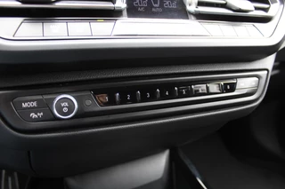BMW 1 Serie 118i Business Edition  | M-Sport | Origin NL | Camera | Trekhaak | Navigatie / 27