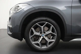Bmw X1 sDrive20i Orange Edition 192PK Pano | Leder | HUD | Stoelverwarming / 11