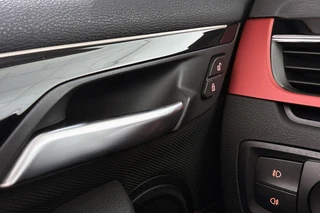 BMW X1 sDrive18i Executive Sport Line Panoramadak Trekhaak Groot Navi Stoelverwarming / 46