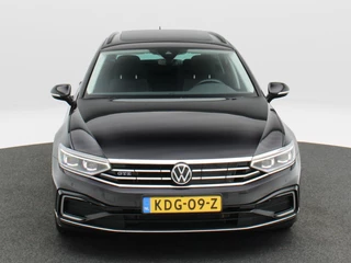 Volkswagen Passat 1.4 TSi 218 Pk PHEV GTE Business | Panoramadak | Camera | Adaptive Cruise | Stoelverwarming | Navigatie | CarPlay | 17 Inch | 73.094 Km !! / 6