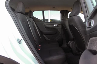 Volvo XC40 1.5 T2 Momentum Core | 1e eigenaar | NL auto | Navigatie | Cruise control | Bluetooth | LED | Parkeersensoren | Bluetooth | Botsherkenning | Rijstrooksensor / 20